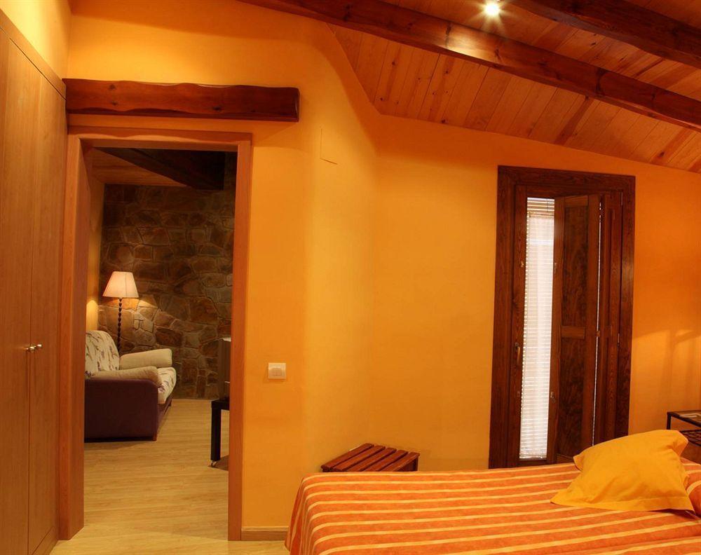 Hotel Ripoll Сант-Илари-Сакальм Экстерьер фото
