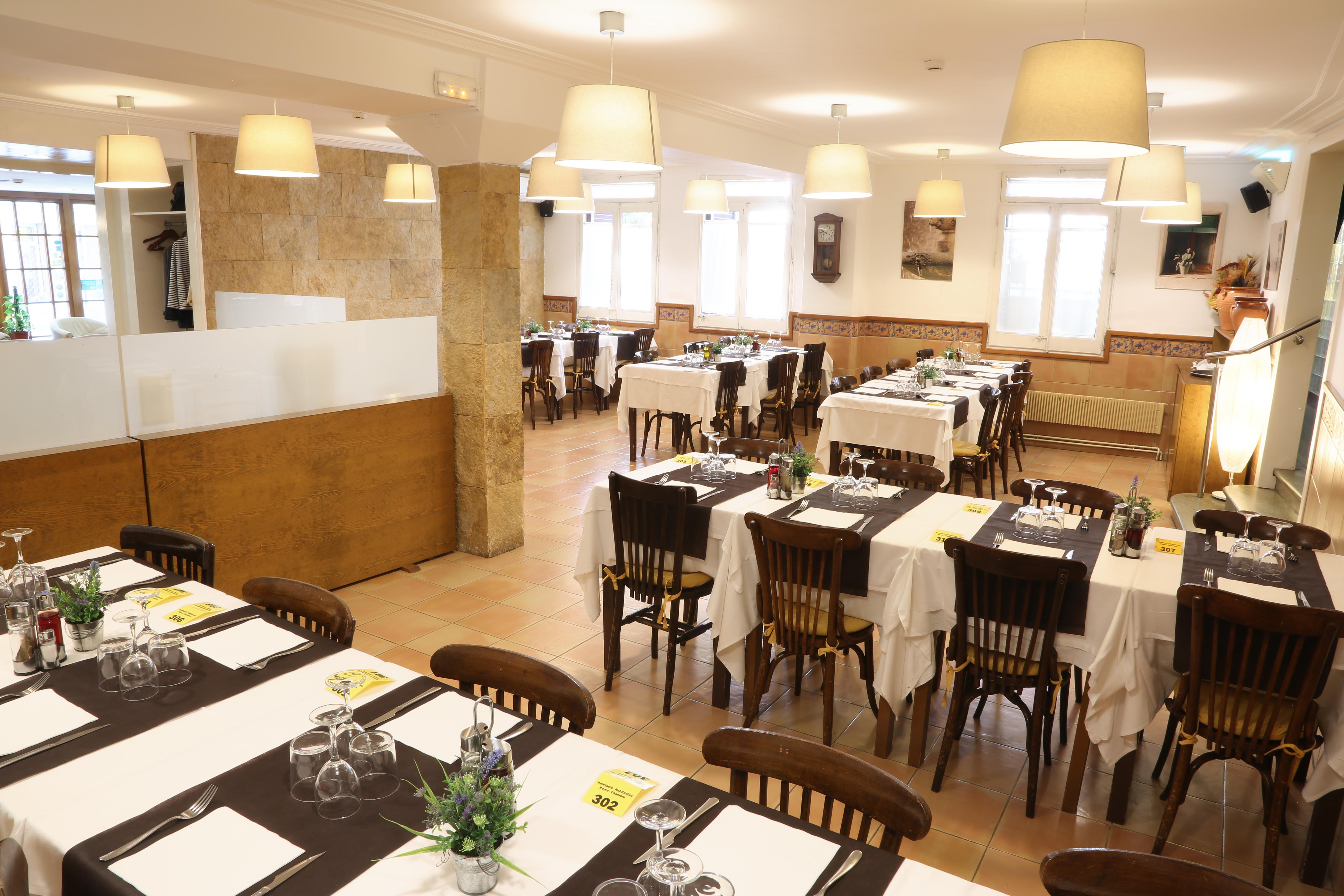Hotel Ripoll Сант-Илари-Сакальм Экстерьер фото