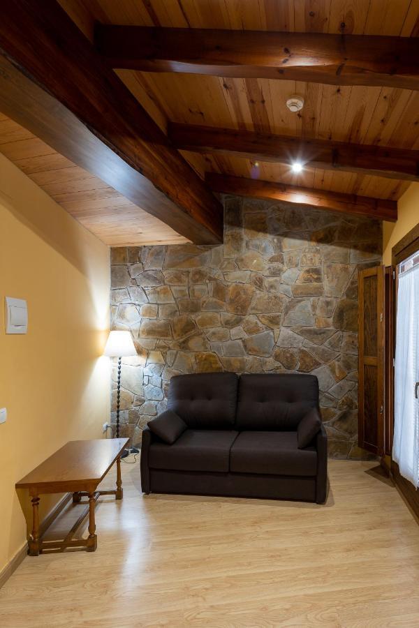Hotel Ripoll Сант-Илари-Сакальм Экстерьер фото