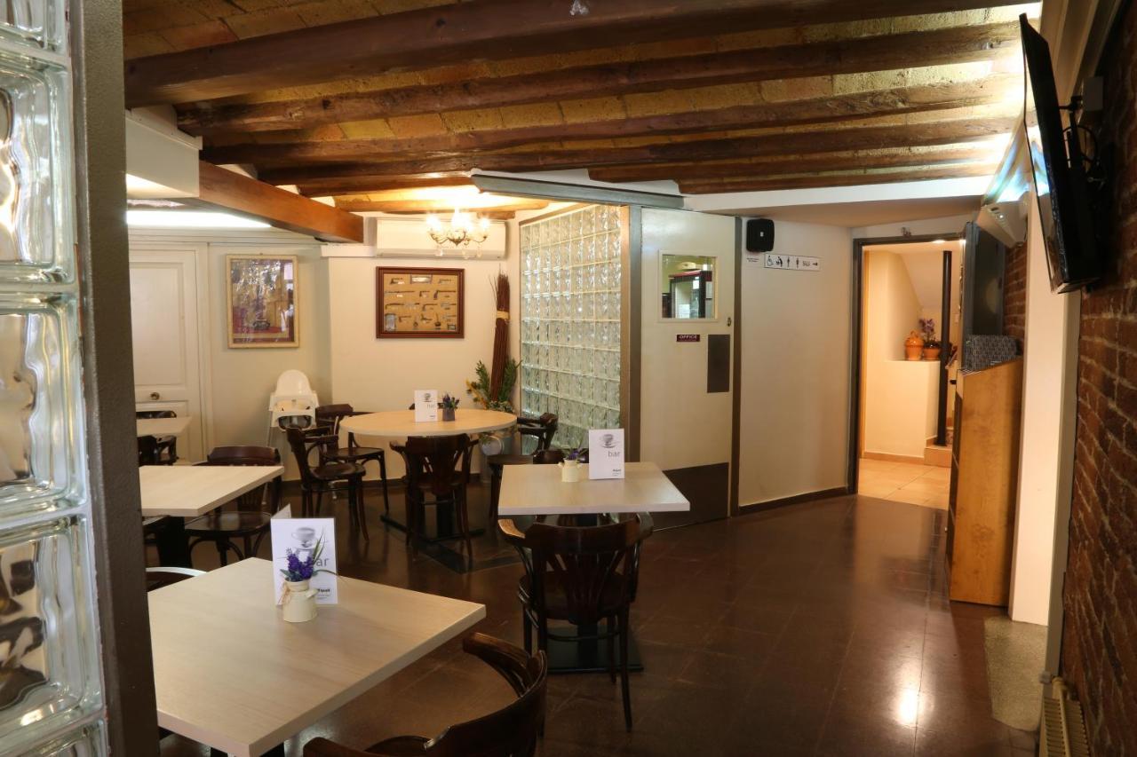 Hotel Ripoll Сант-Илари-Сакальм Экстерьер фото